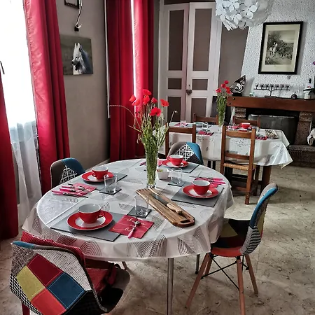 Les Clefs De L Argiliere فندق مبيت وإفطار